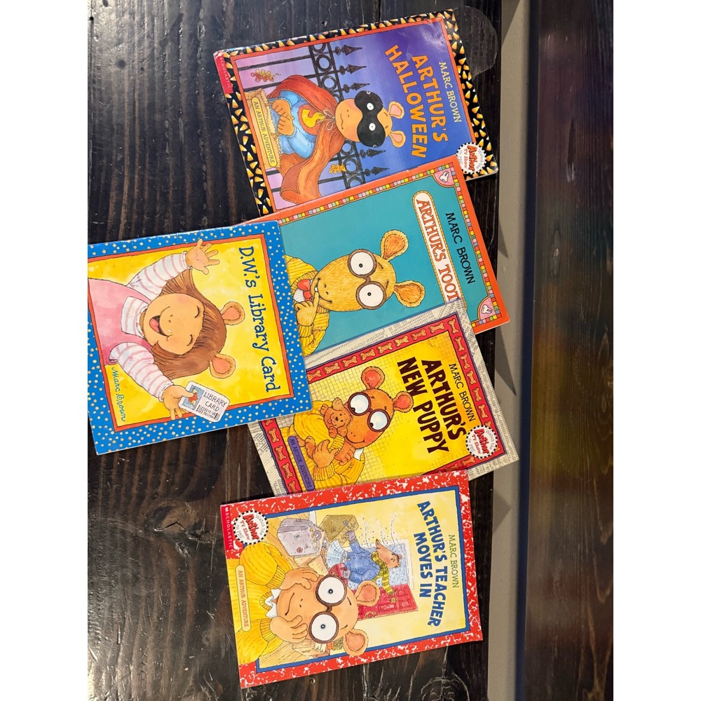 Marc Brown Arthur Adventure Book Lot of 5 D.W. Library Card Halloween Tooth PUP